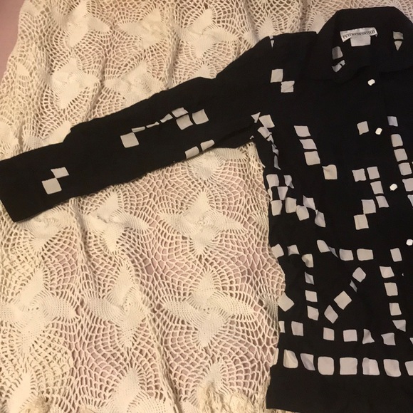 Ladies Peter Popovitch button down blouse. - Picture 2 of 5
